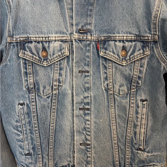 Levi's Size 42 Vintage Cropped Jean Jacket with Pink Painted Stars - Picture 4 of 12